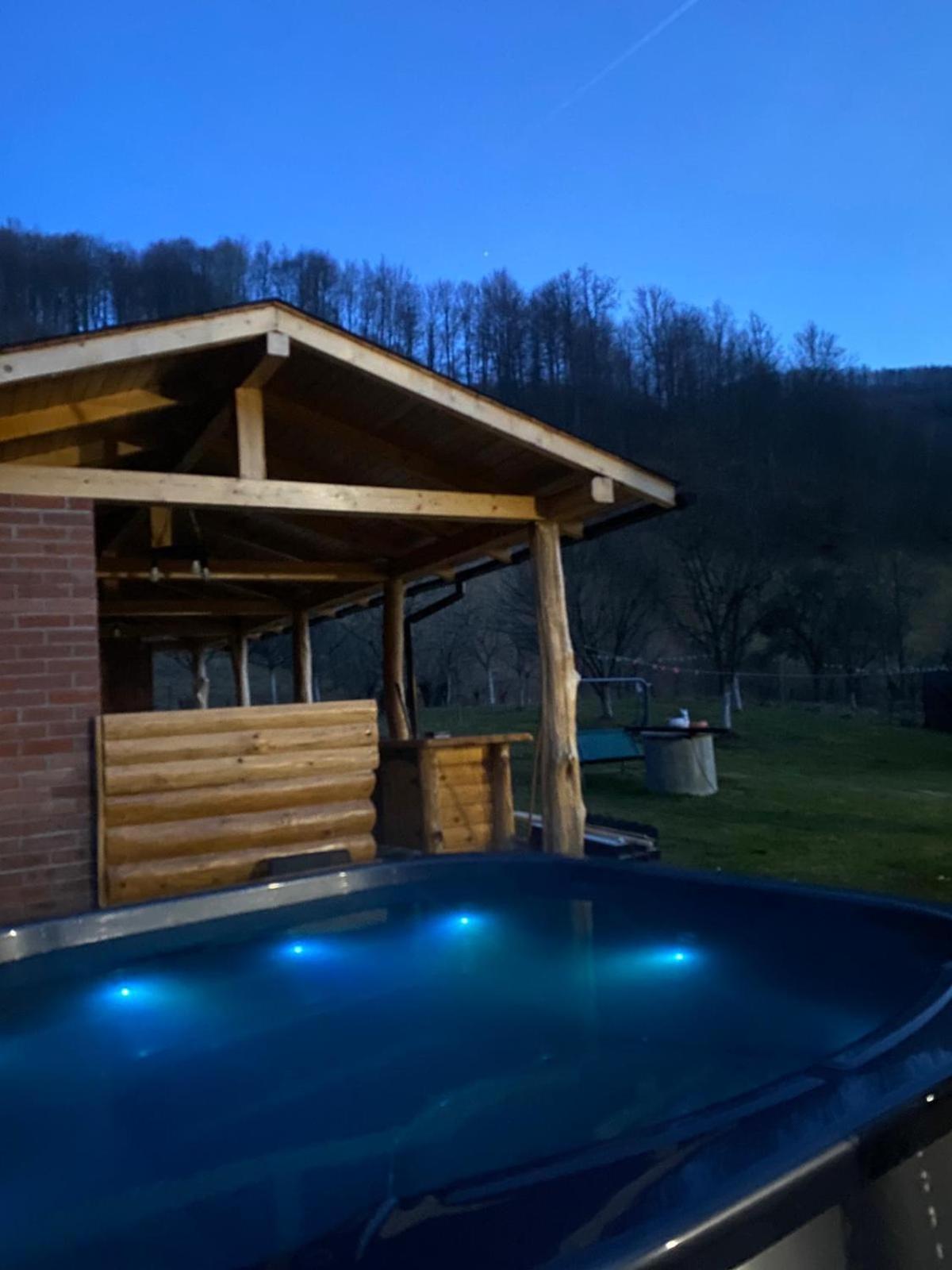 Casa De Vacanta Edya Petroşani Exteriér fotografie